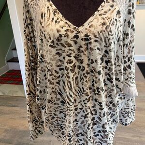 Ces Femme Leopard Print V-Neck Blouse